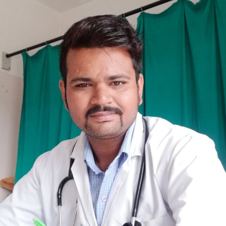 डॉ मयंक बैरागी एमबीबीएस