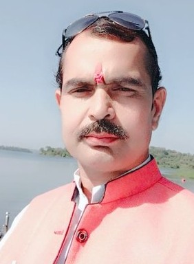 Kamlesh tiwari पत्रकार करेरा