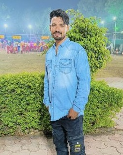 Adil Khan पत्रकार