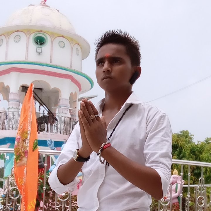 𝐀𝐀𝐊𝐀𝐒𝐇 𝐊𝐔𝐌𝐀𝐑 𝐋𝐈𝐅𝐄𝐒𝐓𝐘𝐋𝐄