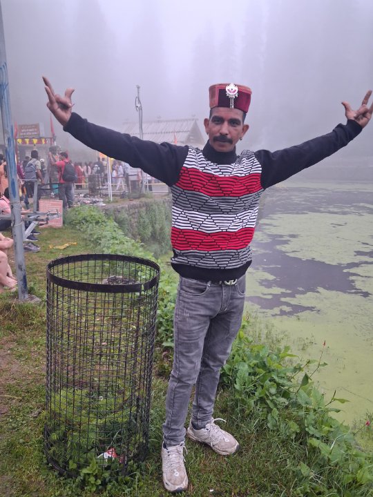 Savi रिपोर्टर bard Thakur painter ghumarwin bilaspur