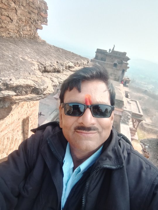 Komal Parihar Patrakaar Moth