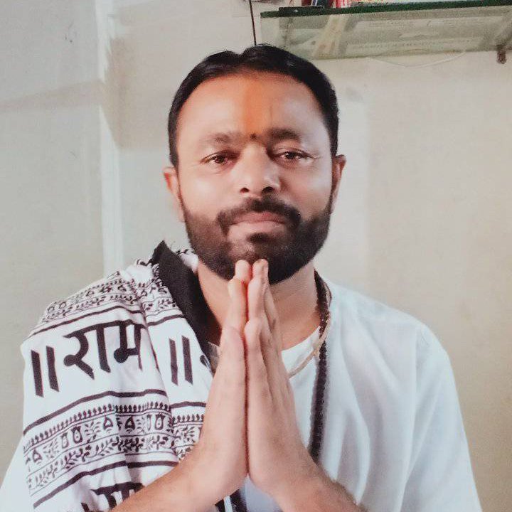 કથાકાર શ્રી સંતરામ બાપૂ કબીર