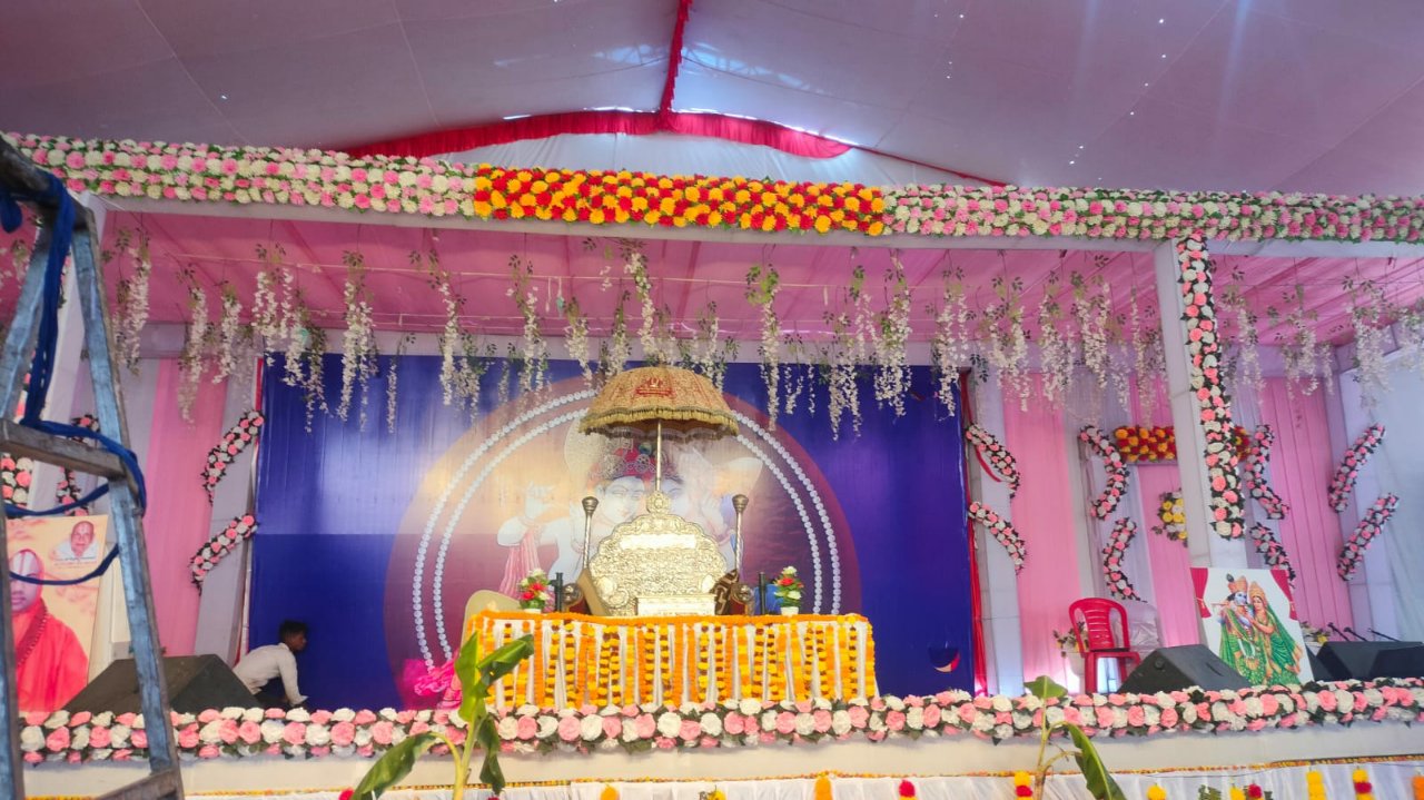 Ptrakar Deepak Shukla