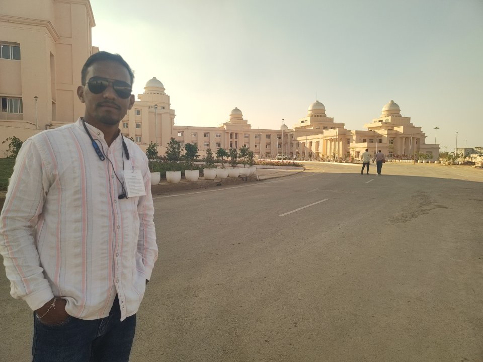 नागेन्द्र निषाद