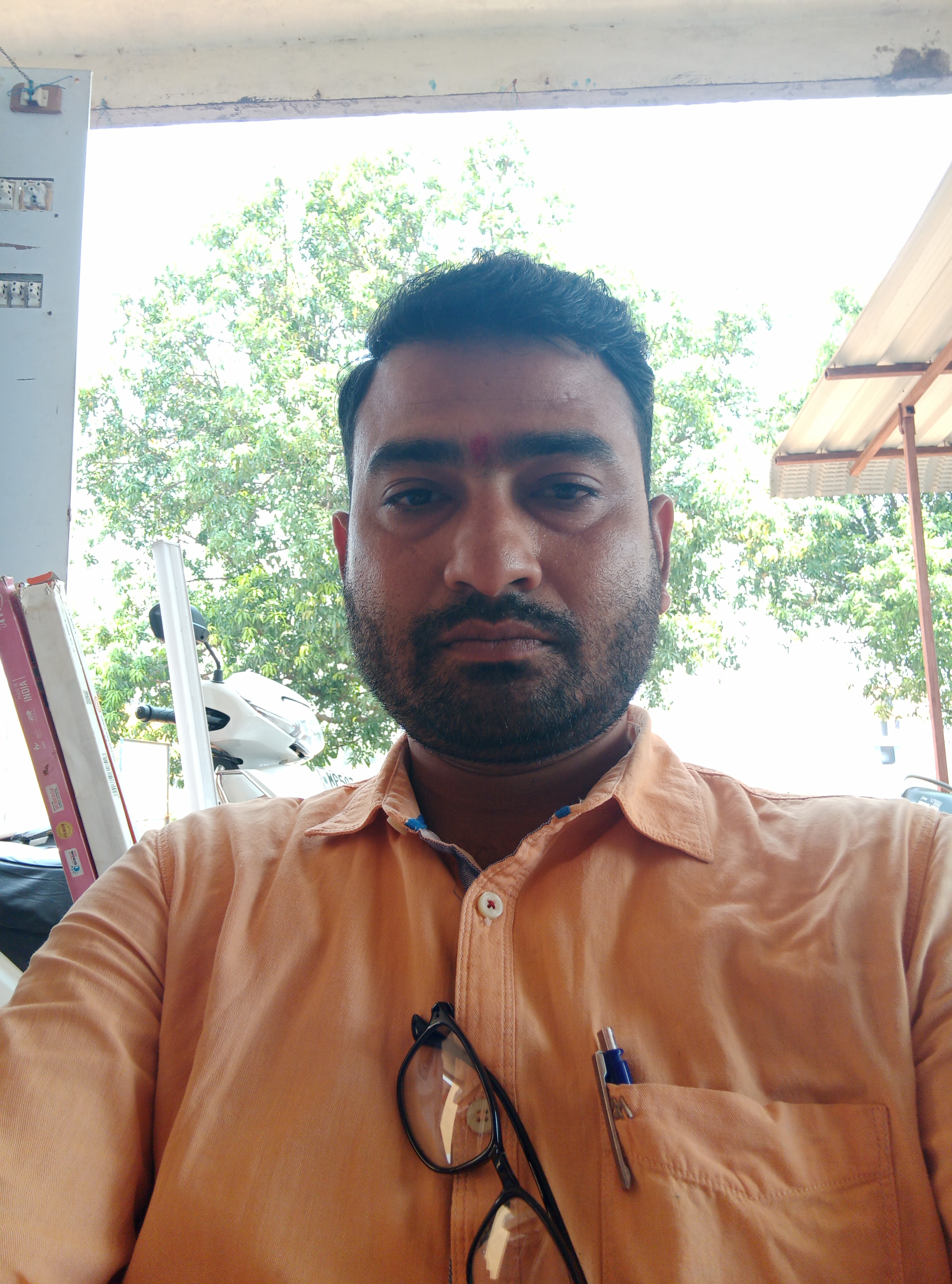 लोकेश गोखले