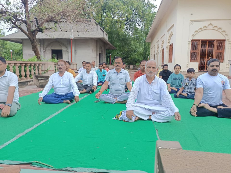 लोटन प्रसाद आर्य 