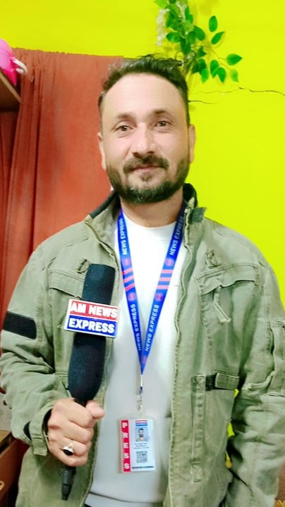 Gulfam Khan