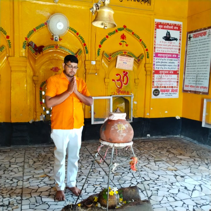 आशीष बाजपेई पत्रकार 