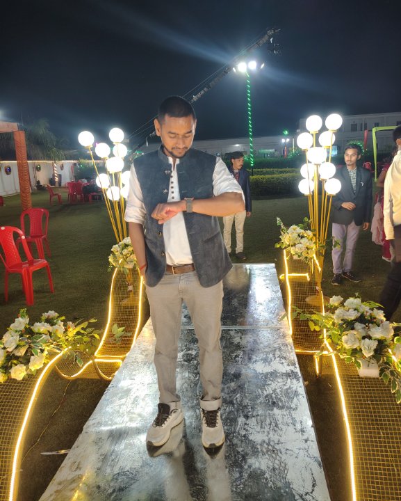 मोनू शुक्ला