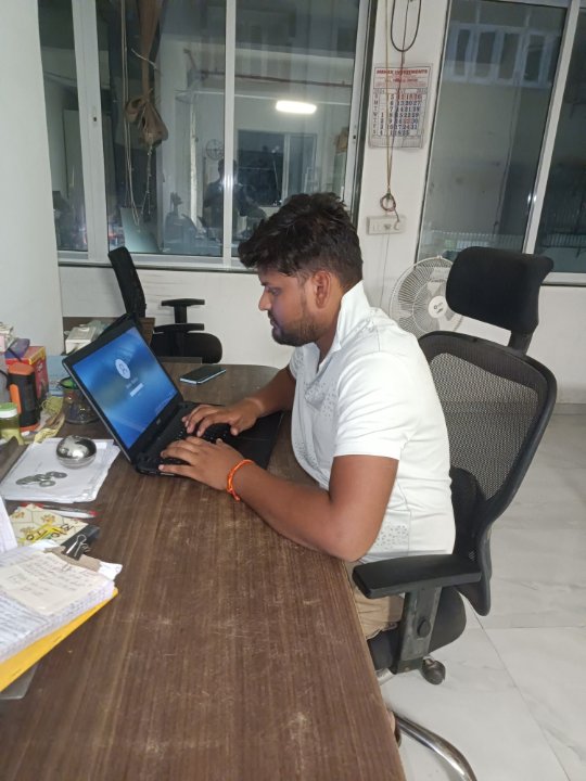 सोशल मीडिया पंडित विकास पत्रका