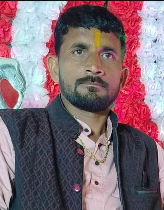 पत्रकार,यशबेन्द्र  हजारी 